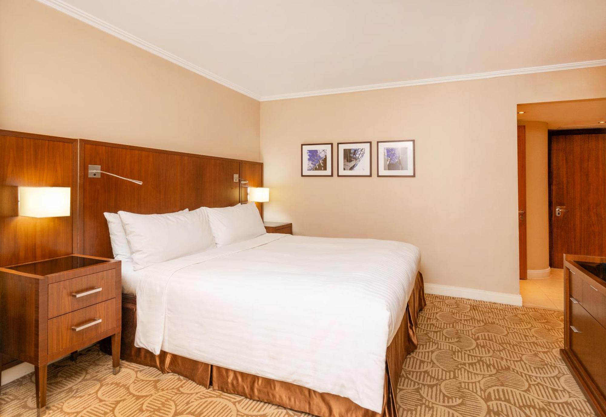 London Marriott Hotel Twickenham Exterior foto