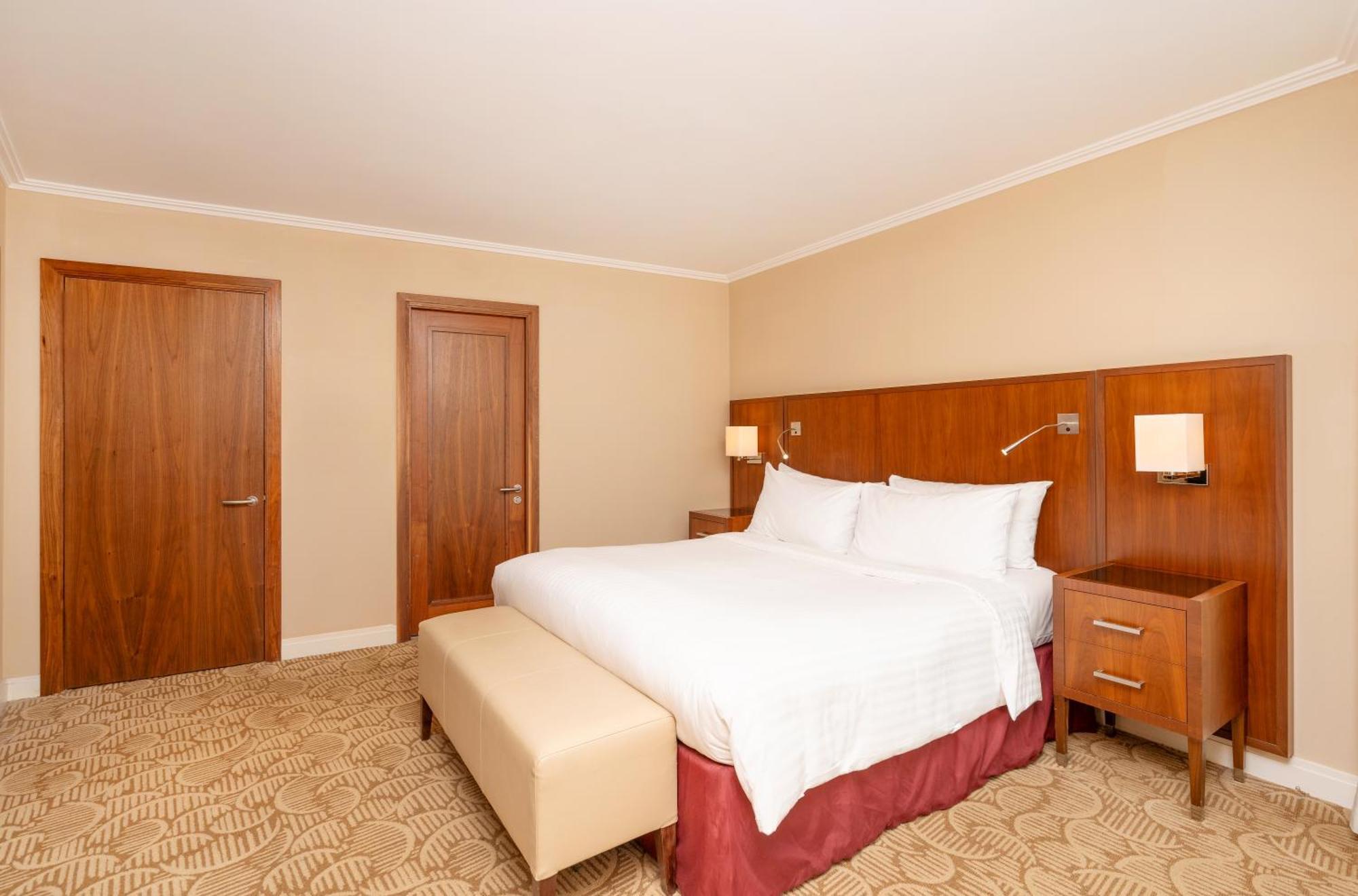 London Marriott Hotel Twickenham Exterior foto