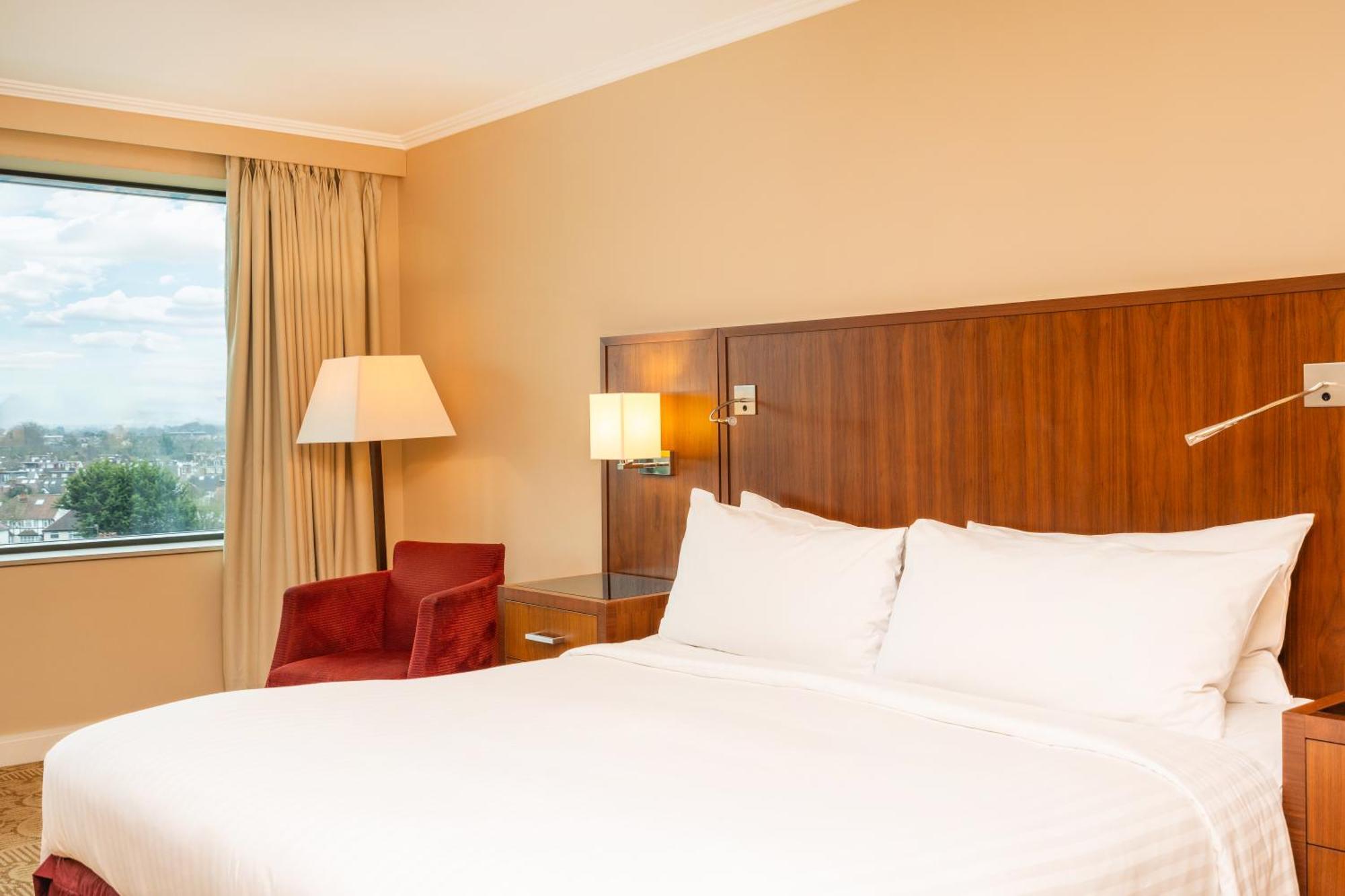 London Marriott Hotel Twickenham Exterior foto