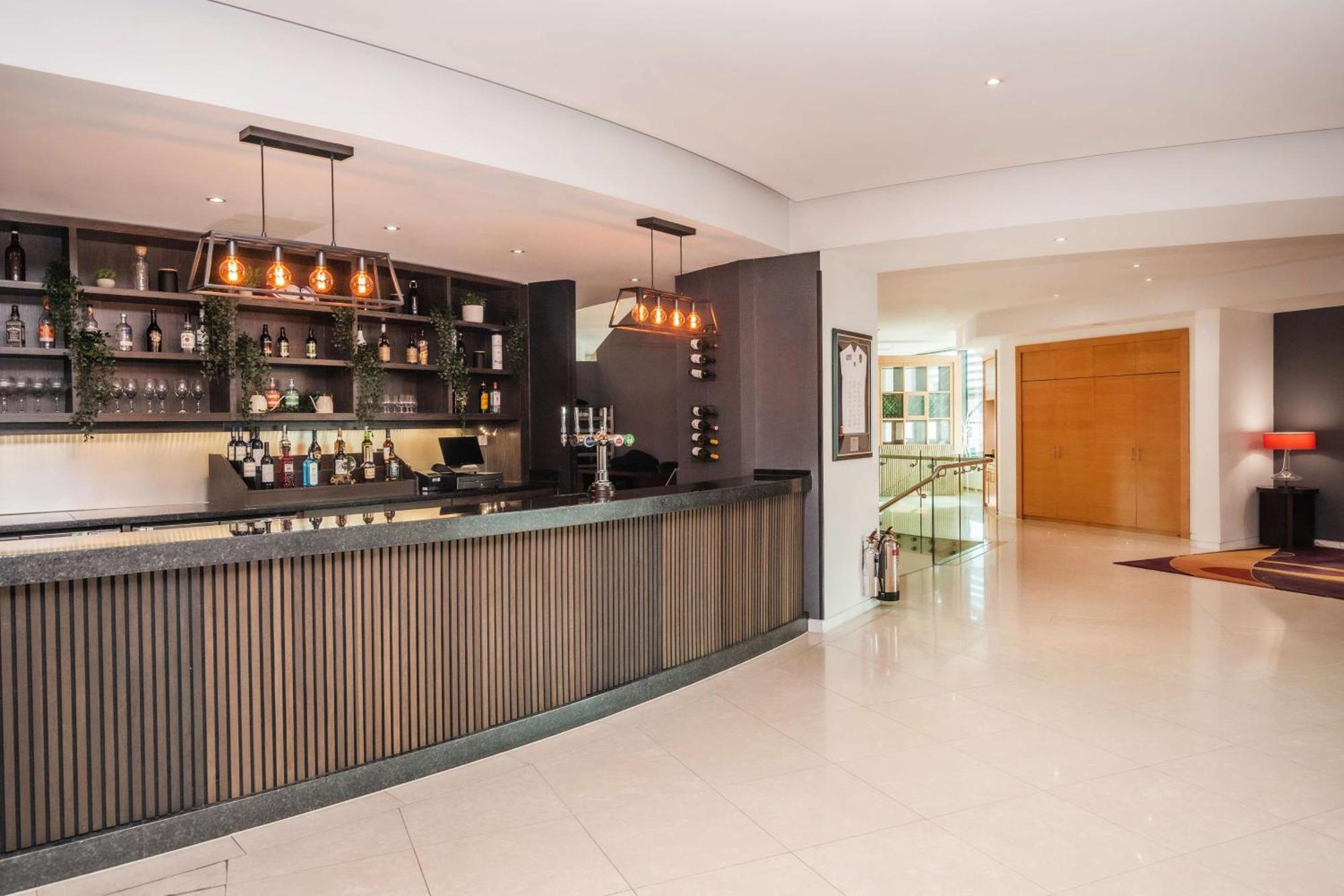 London Marriott Hotel Twickenham Exterior foto