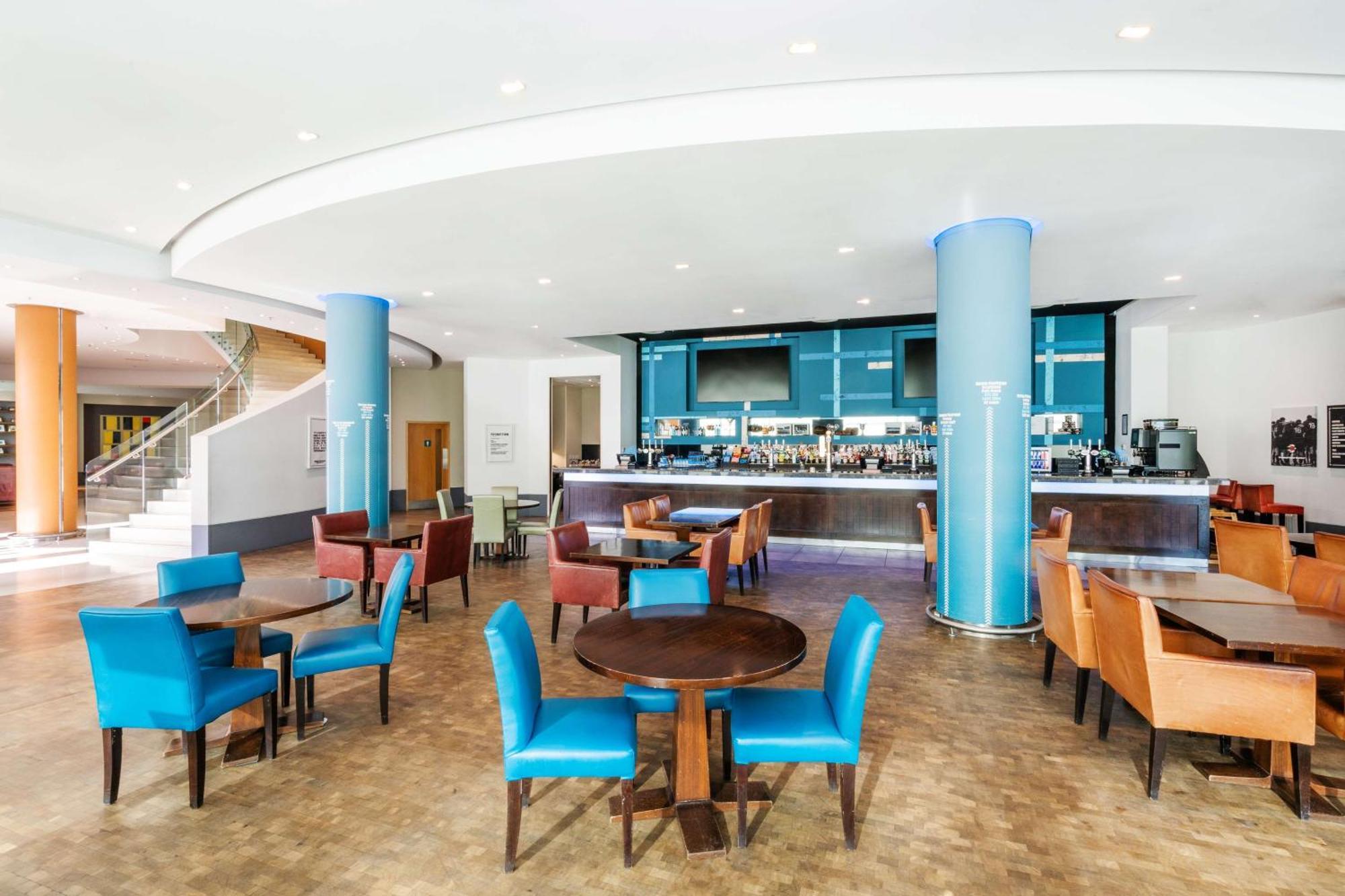 London Marriott Hotel Twickenham Exterior foto